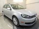 2010 Volkswagen Jetta SE SportWagen Front 3/4 View