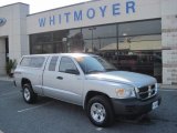 2008 Bright Silver Metallic Dodge Dakota SXT Extended Cab #71688308