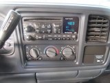 2002 Chevrolet Silverado 2500 LS Extended Cab 4x4 Controls