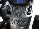 2013 Ford Focus S Sedan Controls