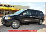 2013 Brilliant Black Crystal Pearl Chrysler Town & Country Touring - L #71914985