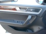 2013 Volkswagen Touareg TDI Executive 4XMotion Door Panel