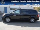 2011 Brilliant Black Crystal Pearl Chrysler Town & Country Touring #72101763