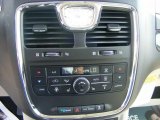 2013 Chrysler Town & Country Limited Controls