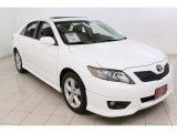 2010 Super White Toyota Camry SE #72398208