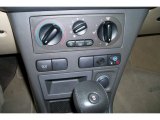 2002 Saab 9-3 SE Sedan Controls