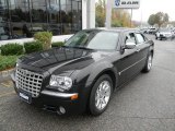 2006 Chrysler 300 C HEMI Front 3/4 View