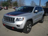 2013 Jeep Grand Cherokee Trailhawk 4x4 Front 3/4 View