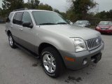 2005 Mercury Mountaineer V8 Front 3/4 View