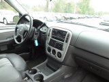 2005 Mercury Mountaineer V8 Dashboard