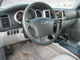 2004 Toyota 4Runner SR5 4x4 Dashboard