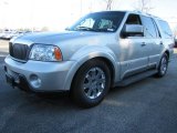 2003 Lincoln Navigator Luxury Front 3/4 View
