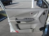 2007 Hyundai Tucson Limited 4WD Door Panel
