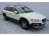 2013 Volvo XC70 T6 AWD Front 3/4 View