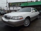 2003 White Pearl Lincoln Town Car Signature #74543827
