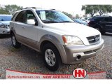 Clear White Kia Sorento in 2005