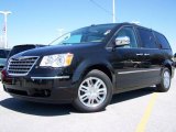 2009 Brilliant Black Crystal Pearl Chrysler Town & Country Limited #7430830