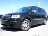 2009 Brilliant Black Crystal Pearl Chrysler Town & Country Limited #7430833