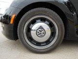2013 Volkswagen Beetle 2.5L Convertible 50s Edition Wheel