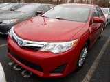 2012 Toyota Camry Hybrid LE Front 3/4 View