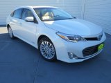 2013 Toyota Avalon Hybrid Limited Front 3/4 View