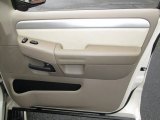 2005 Mercury Mountaineer V6 Premier AWD Door Panel