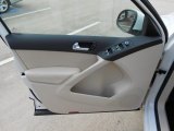 2013 Volkswagen Tiguan SE Door Panel