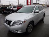 2013 Nissan Pathfinder S 4x4 Front 3/4 View
