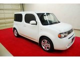White Pearl Nissan Cube in 2010