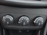 2013 Dodge Avenger SXT Controls