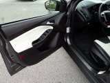 2012 Ford Focus SEL 5-Door Door Panel