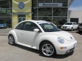 Campanella White Volkswagen New Beetle in 2005