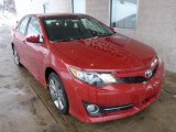 2013 Toyota Camry SE V6 Front 3/4 View