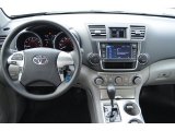 2013 Toyota Highlander SE Dashboard