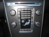 2011 Volvo XC60 T6 AWD R-Design Controls