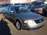 2003 Volkswagen Passat GLS Sedan Front 3/4 View