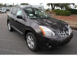2013 Nissan Rogue SV Front 3/4 View