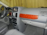 2009 Chrysler Town & Country LX Dashboard