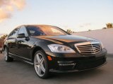 2013 Mercedes-Benz S 63 AMG Sedan Front 3/4 View