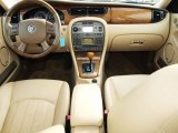 2005 Jaguar X-Type 3.0 Dashboard