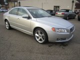 2010 Volvo S80 T6 AWD Front 3/4 View