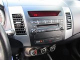 2009 Mitsubishi Outlander ES 4WD Controls