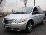 2005 Bright Silver Metallic Chrysler Town & Country Limited #7635138