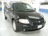 2005 Brilliant Black Crystal Pearl Dodge Grand Caravan SXT #76389007