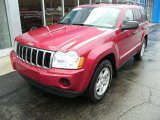 Inferno Red Crystal Pearl Jeep Grand Cherokee in 2006