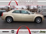 2010 White Gold Pearlcoat Chrysler 300 C HEMI #76681800