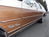 Oldsmobile Custom Cruiser 1982 Badges and Logos