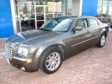 2008 Chrysler 300 Limited Front 3/4 View