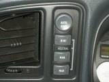 2002 Chevrolet Avalanche The North Face Edition 4x4 Controls