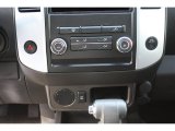 2010 Nissan Frontier SE V6 King Cab Controls